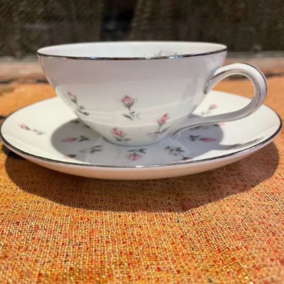 Rosebud by HARMONY HOUSE CHINA Flat Cup & Saucer Set - Picture 5 of 5